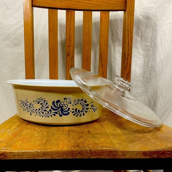 Pyrex Big Bertha 664 Homestead Pattern Casserole Dish 4 quart - Picture 1 of 7